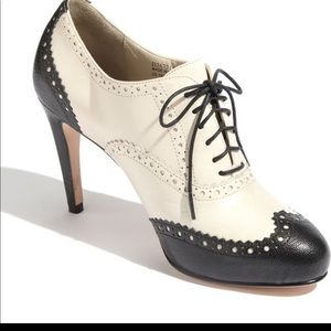 Cole haan Lucinda black and white oxford heel 7